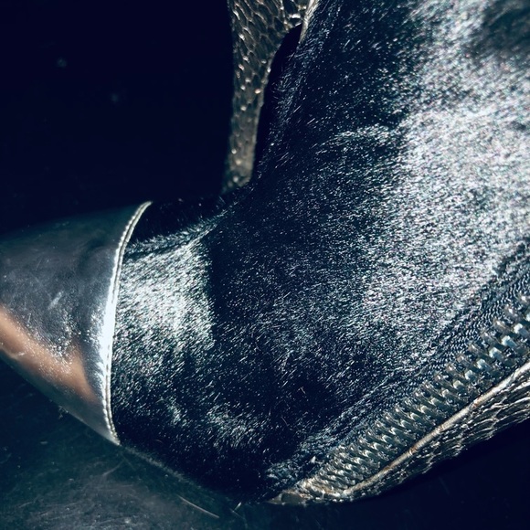 Jean-Micheal Cazaha size 9.5 Zoulu Black & Silver Metallic heeled boot - Picture 12 of 15